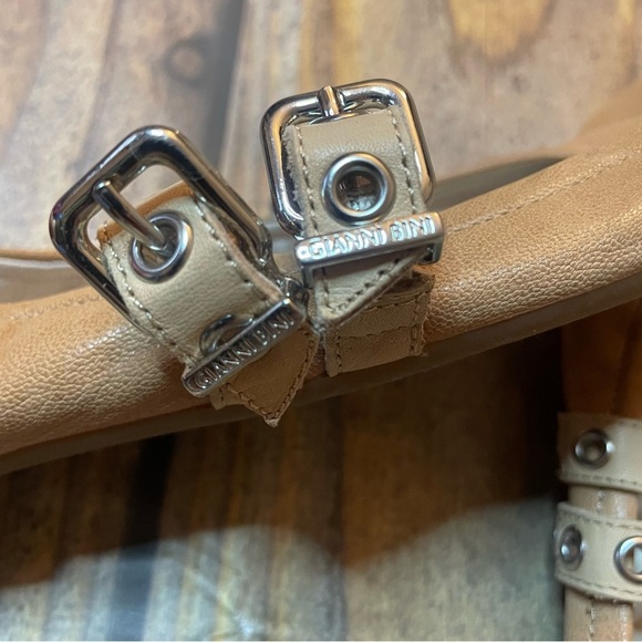 Gianni Bini Tan Women's Flats size 6.5 - Picture 4 of 5